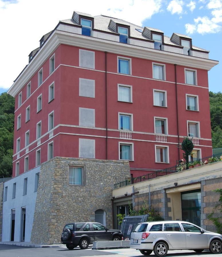 Sea Art Hotel วาโด ลีกูเร ภายนอก รูปภาพ