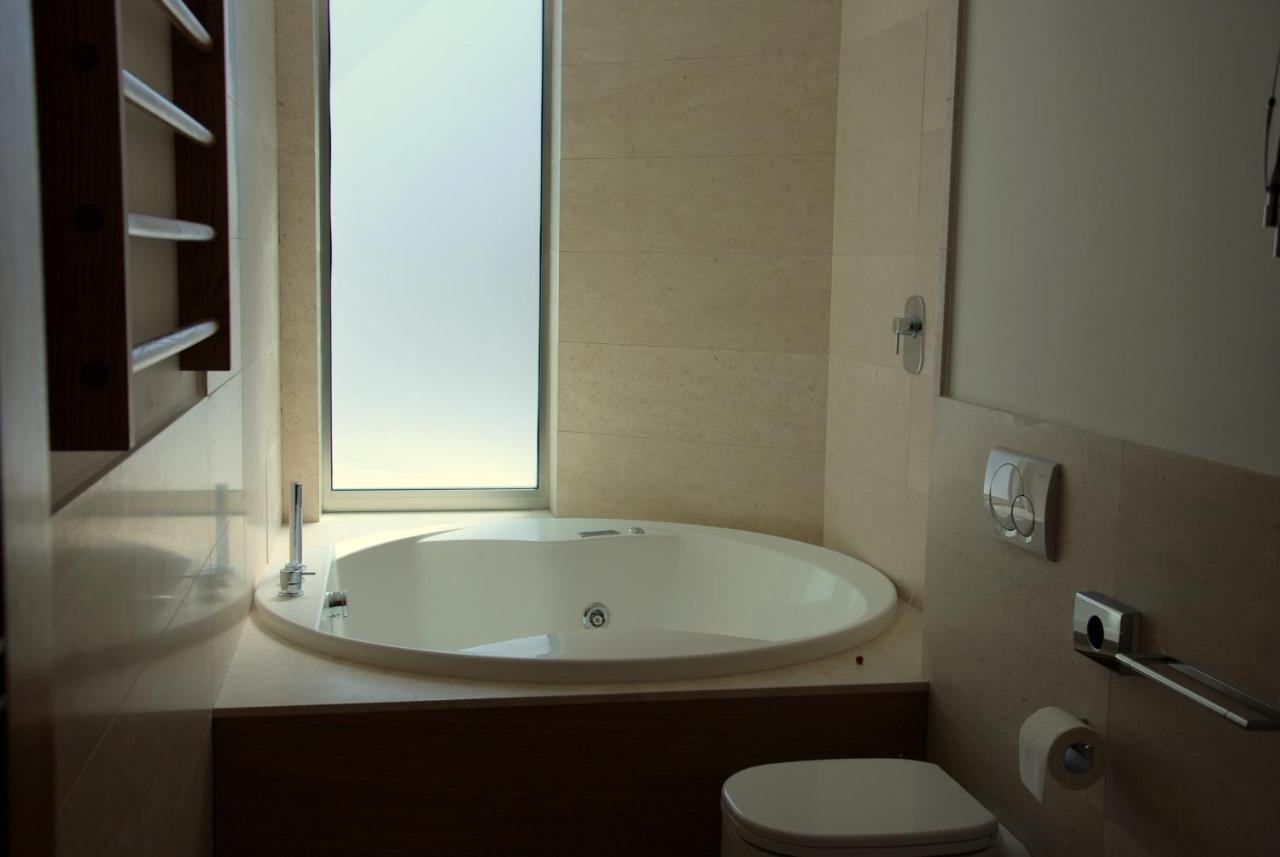 Sea Art Hotel วาโด ลีกูเร ภายนอก รูปภาพ