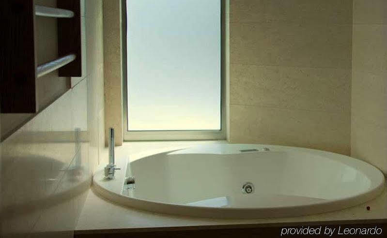 Sea Art Hotel วาโด ลีกูเร ภายนอก รูปภาพ